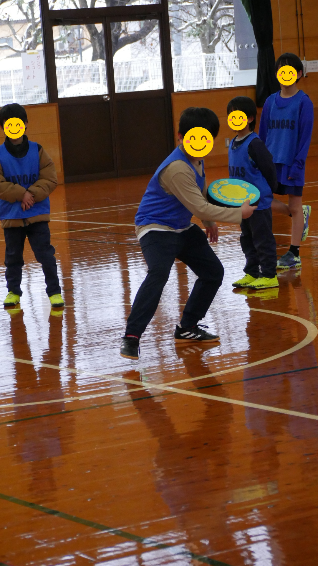 雪の日も元気いっぱい！ドッチビーでルール＆チームワークを学ぶ